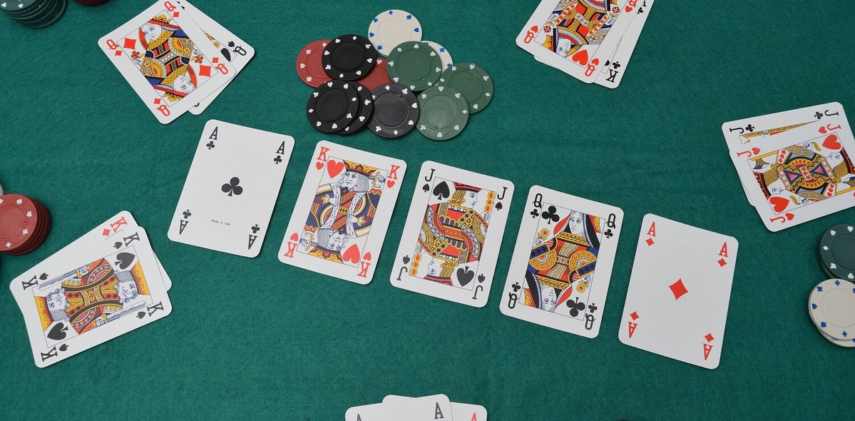 Slots Garden کیسینو میں پوکر گیمز